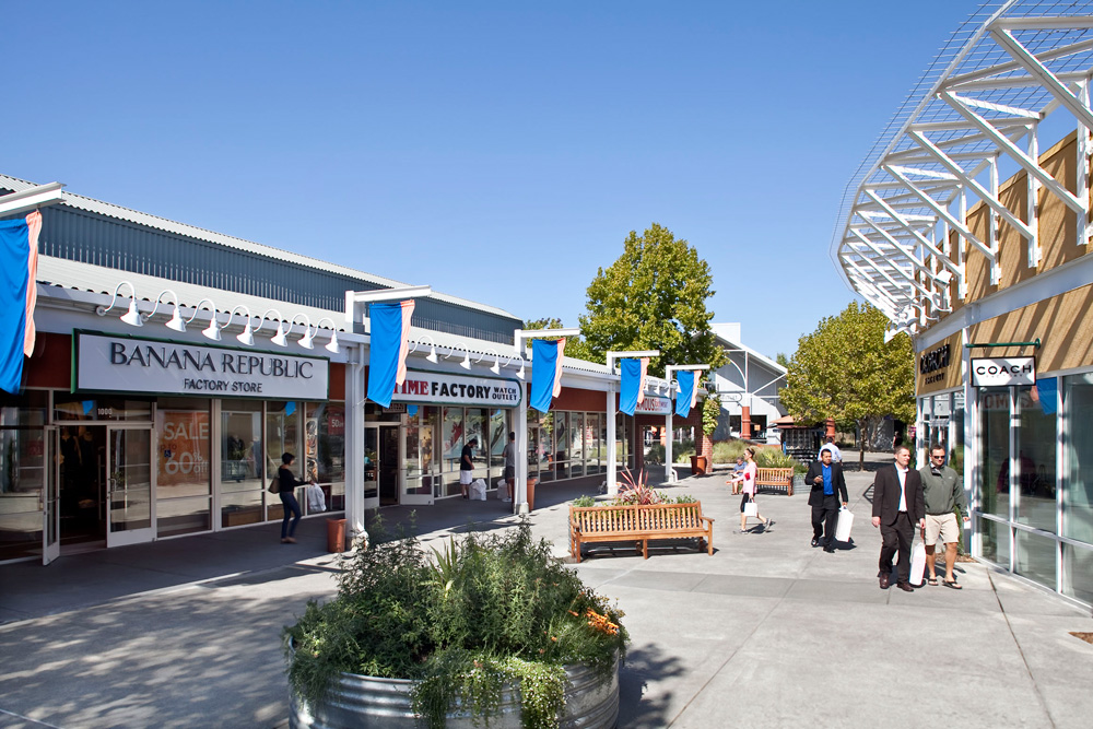 Petaluma Premium Outlets